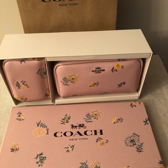HOST PICK🌷Coach-small & mini cosmetic box set - Picture 2 of 7